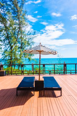 şemsiye ve sandalye