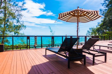 şemsiye ve sandalye