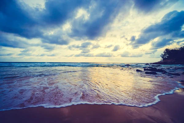 Tramonto sulla spiaggia — Foto Stock