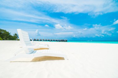 şemsiye ve sandalye