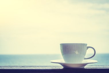 beyaz kahve fincanı