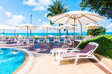 şemsiye ve sandalye