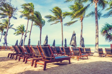 şemsiye ve sandalye