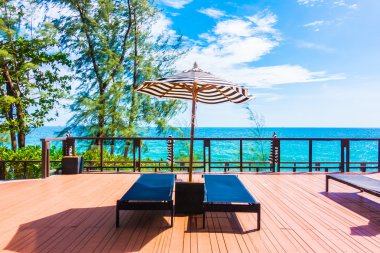 şemsiye ve sandalye