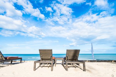 şemsiye ve sandalye