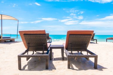 şemsiye ve sandalye