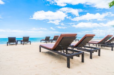 şemsiye ve sandalye