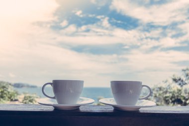 beyaz kahve fincanı