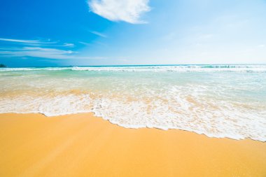 Güzel tropikal plaj ve deniz