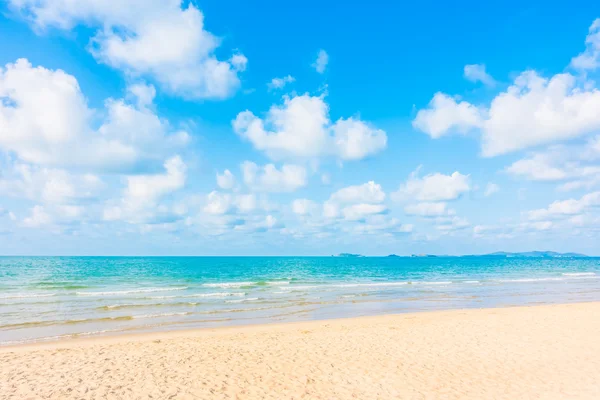 Praia e mar — Fotografia de Stock