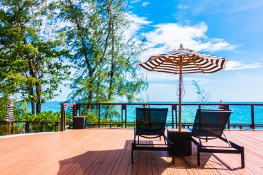 şemsiye ve sandalye