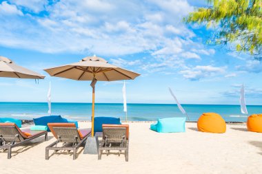 şemsiye ve sandalye