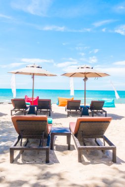 şemsiye ve sandalye