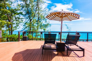 şemsiye ve sandalye