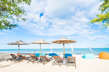 şemsiye ve sandalye