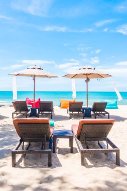 şemsiye ve sandalye