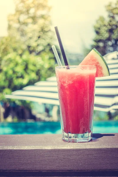 Jugo de sandía en vaso —  Fotos de Stock