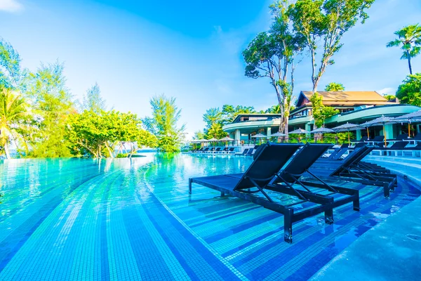 Outdoor swimming pool — Stock Photo, Image