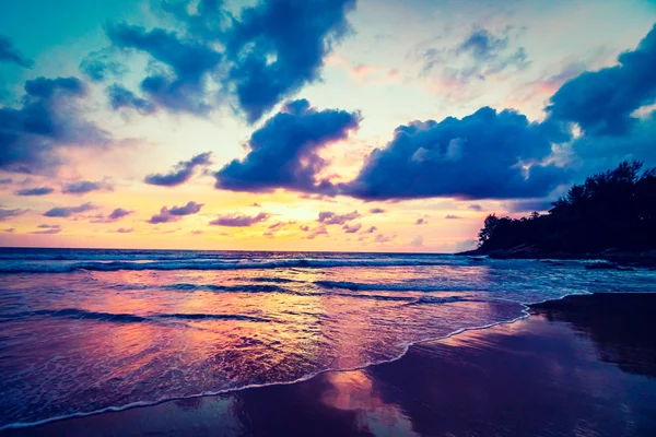 Tramonto sulla spiaggia — Foto Stock