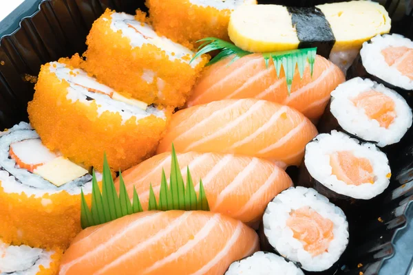 Sushi box z rolki — Zdjęcie stockowe