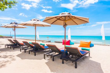 şemsiye ve sandalye