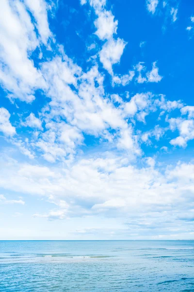 White cloud on blue sky and sea — Stock Photo, Image