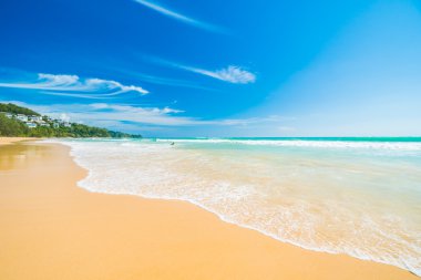 Güzel tropikal plaj ve deniz