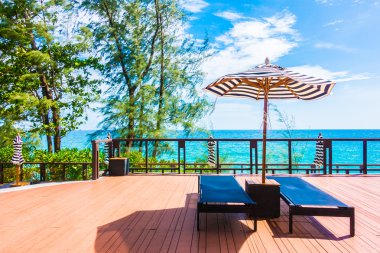 Güzel lüks şemsiye ve sandalye