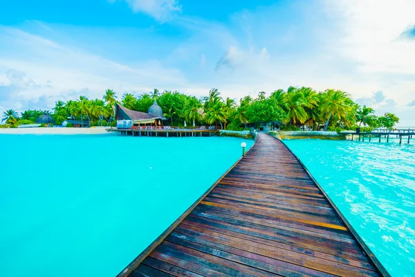 Piękny tropikalny resort Malediwy — Zdjęcie stockowe