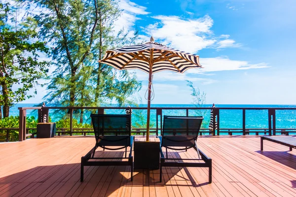 şemsiye ve sandalye