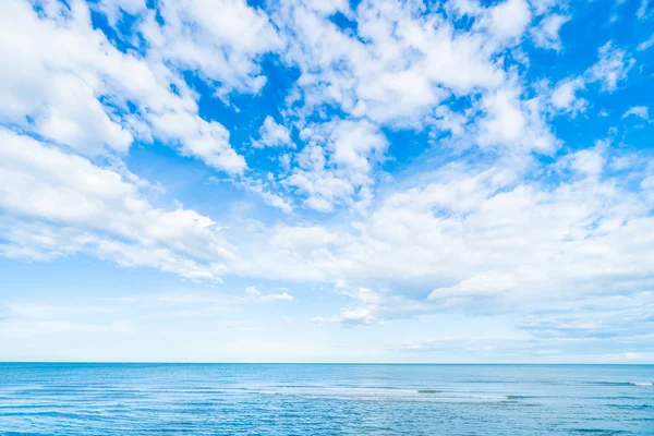 White cloud on blue sky and sea — Stock Photo, Image