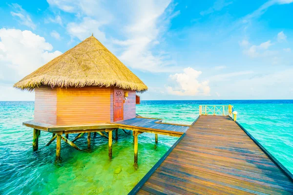 Beautiful tropical Maldives resort — Stock Photo, Image