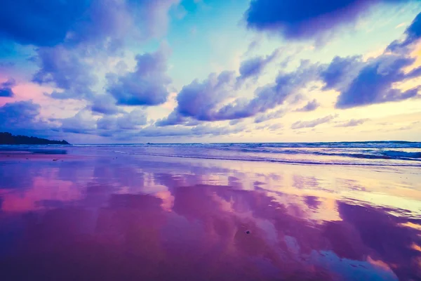 Tramonto sulla spiaggia — Foto Stock