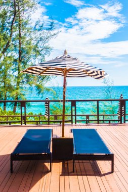 şemsiye ve sandalye