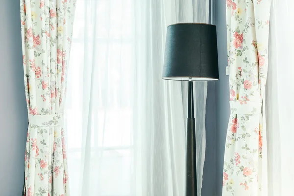 Светлая лампа украшения в интерьере гостиной — стоковое фото