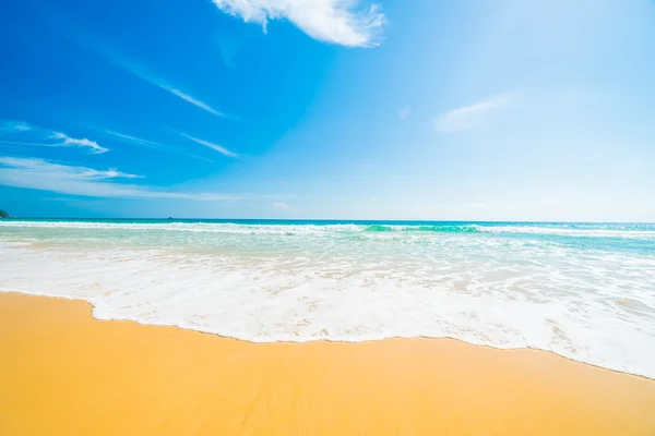 Vacker tropisk strand och hav — Stockfoto