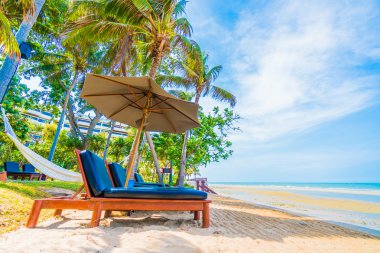 şemsiye ve sandalye