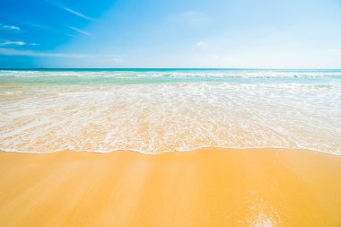 Güzel tropikal plaj ve deniz