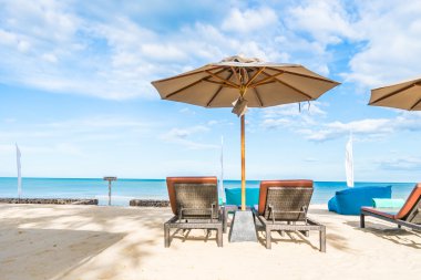 şemsiye ve sandalye