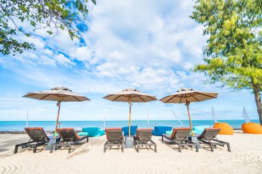 şemsiye ve sandalye