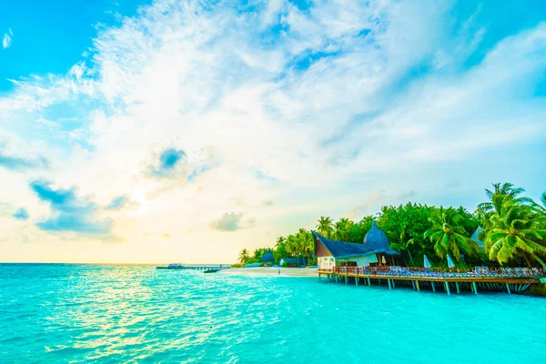 Wunderschönes tropisches Malediven Resort — Stockfoto