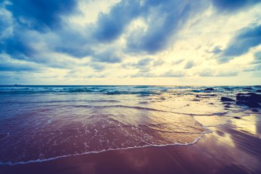 Sahilde gün batımı