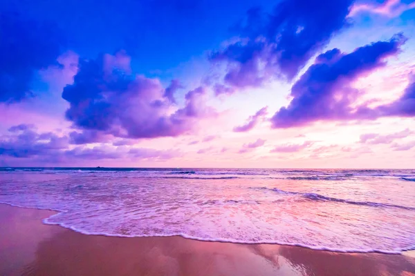 Tramonto sulla spiaggia — Foto Stock