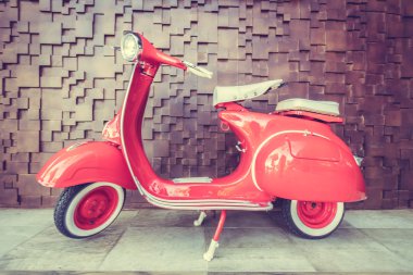 Kırmızı vintage motosiklet