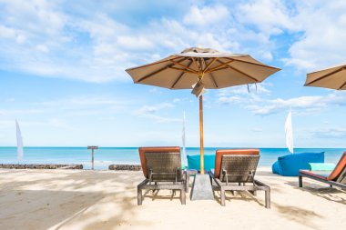 şemsiye ve sandalye