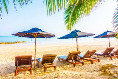 şemsiye ve sandalye