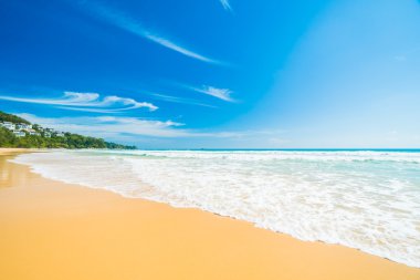 Güzel tropikal plaj ve deniz