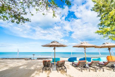 şemsiye ve sandalye