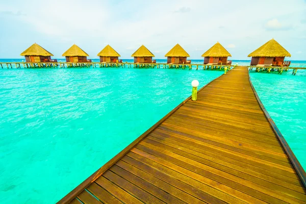 Bella isola tropicale delle Maldive — Foto Stock