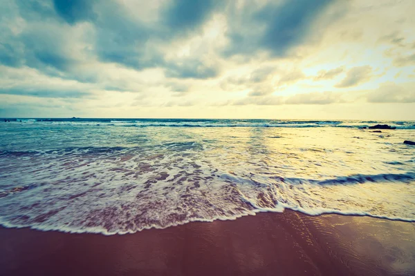 Sahilde gün batımı